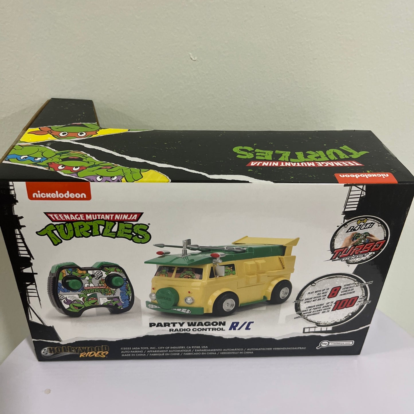 Teenage Mutant Ninja Turtles 2.4 GHz Remote Control Party Wagon w/Turbo Boost